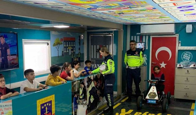 Niğde’de trafik güvenliği eğitimleri sürüyor