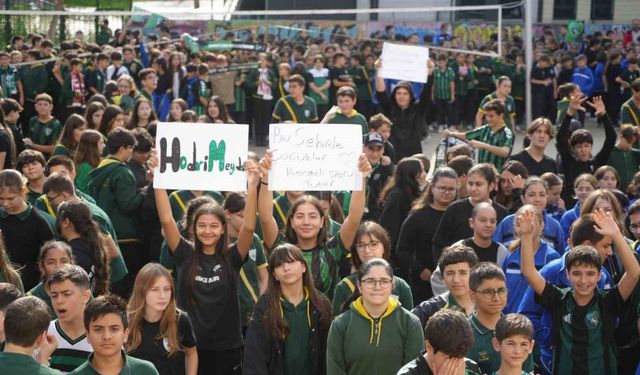 Öğrenciler, Kocaelisporlu futbolculara enerji verdi