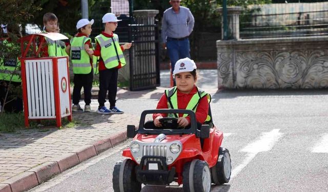 Öğrencilere trafik bilinci aşılanıyor