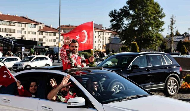 Para Halter dünya şampiyonuna konvoylu karşılama