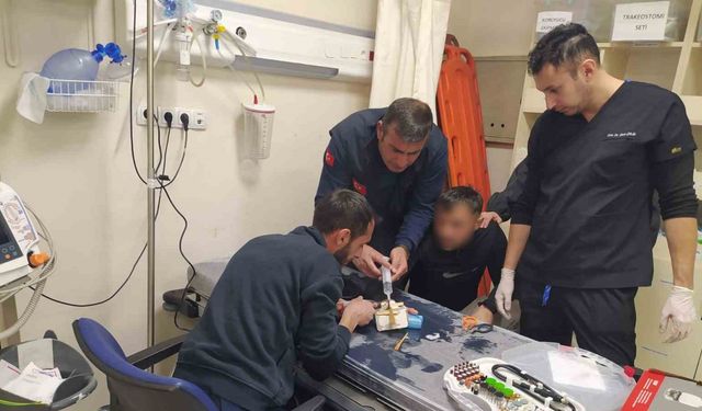 Parmağına sıkışan yüzüğü itfaiye çıkardı