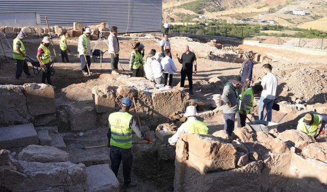 Perre her gün biraz daha gün yüzene çıkıyor