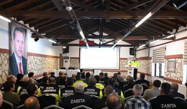 Polis ve jandarma ekiplerine kara yollarında hız sınırlama uygulamaları hakkında bilgilendirme