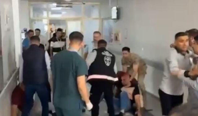 Şanlıurfa’da hastane acilinde tekme tokat kavga kamerada
