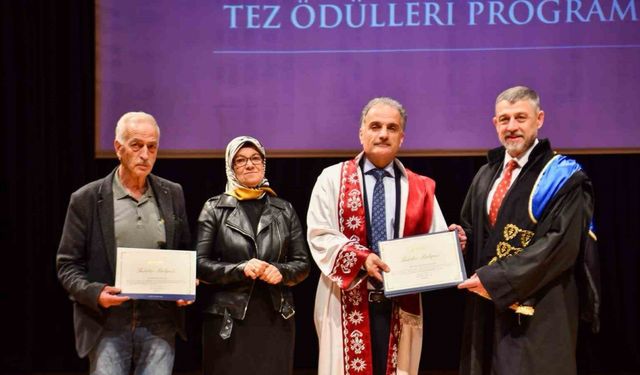 SAÜ’de lisansüstü başarılar geleceğe ilham oldu