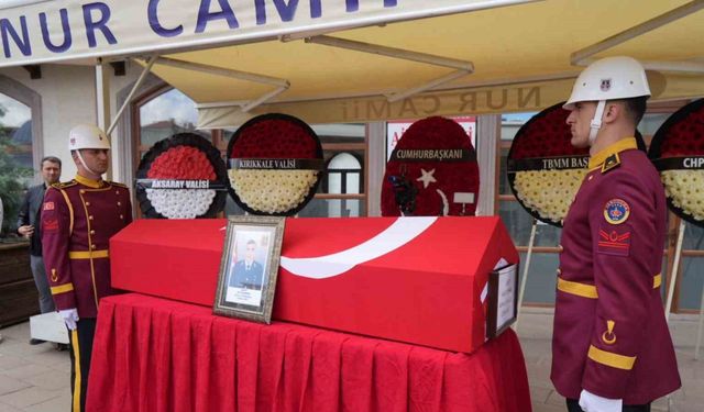 Şehit Uzm. Jandarma Çavuş Arif Özdemir son yolculuğuna uğurlanıyor