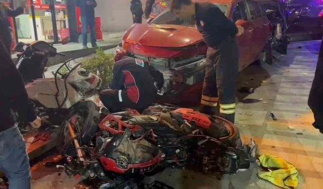 Şerit ihlali 7 aracı birbirine kattı: 2 yaralı