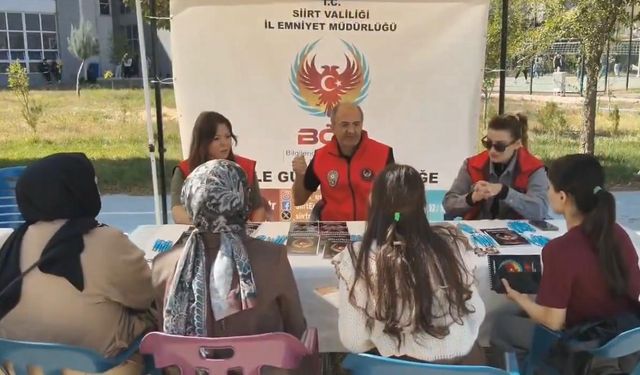 Siirt’te polis, üniversite öğrencilerini bilgilendirdi