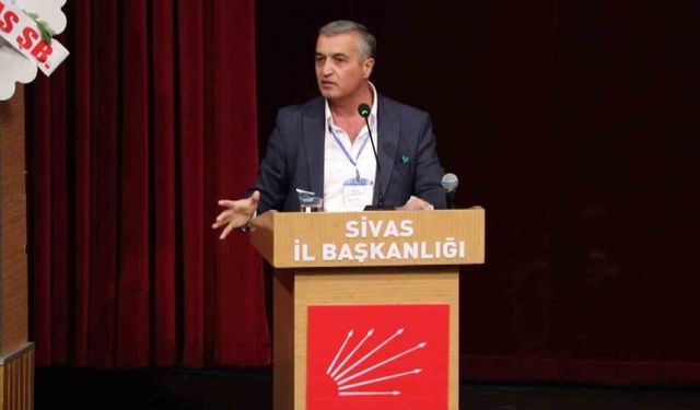 Sivas CHP İl Kongresi’nde "etek" krizi
