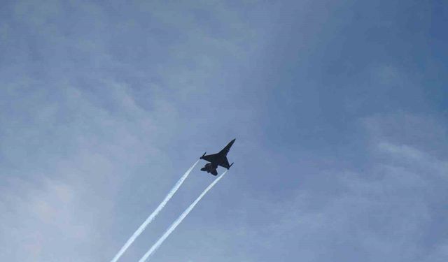 SOLOTÜRK, Anıtkabir semalarında çevre tanıma uçuşunu icra etti