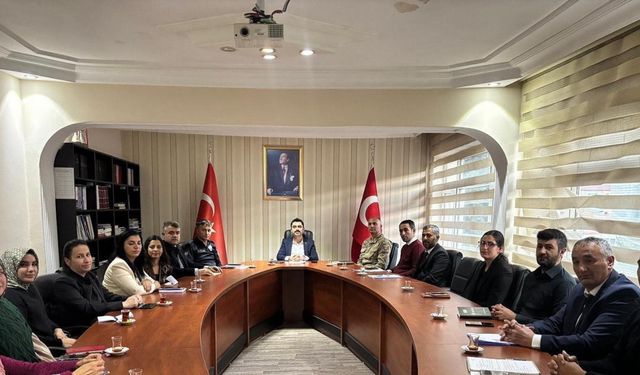 Susuz’da Kaymakam Tutal, kurum amirleriyle toplantı yaptı