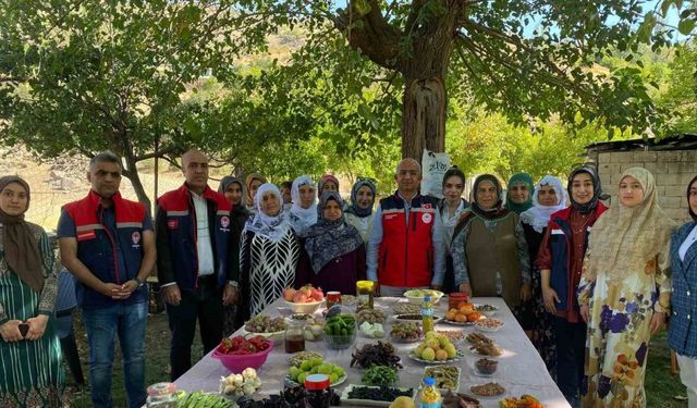 Tarım ve Orman Müdürü Şenverdi, kadın çiftçilerle bir araya geldi