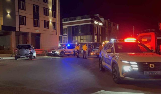 Tekirdağ’da polis kavga ihbarına gittiği arabada tabanca buldu