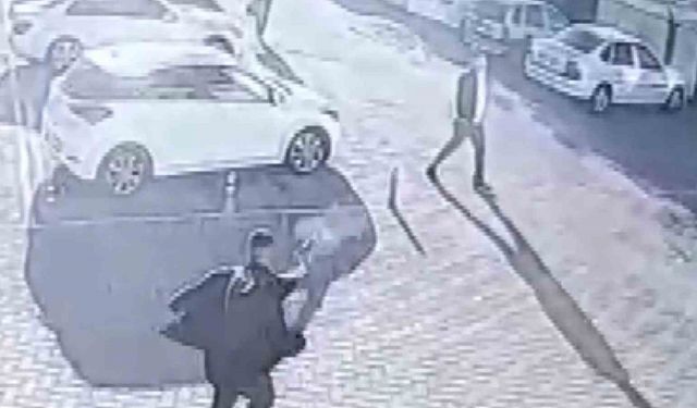 Tetikçinin otobüs firması sahibine silahlı saldırısı kamerada