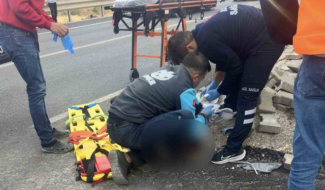 Tır ile motosiklet çarpıştı: 1 ölü