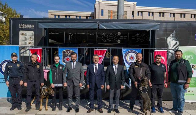 Vali Aksoy, Narko Tırı’nı ziyaret etti