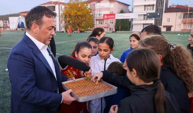 Vali Sözer, genç sporcularla buluştu