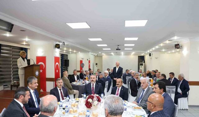 Vali Yavuz muhtarlarla bir araya geldi