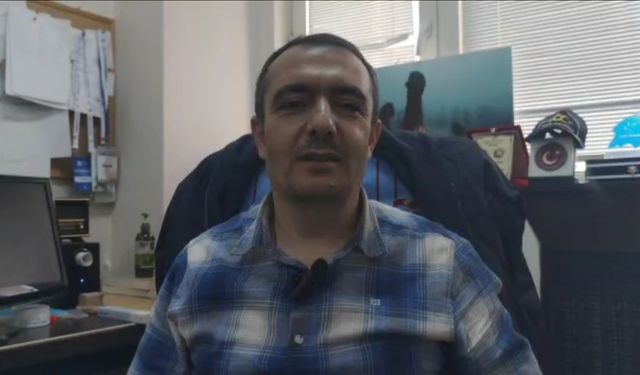 Van Gölü kıyısında yosun tabakası oluştu