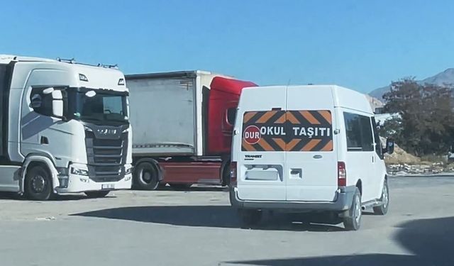 Van’da ’okul taşıtı’ yazan araçta 35 kilo metamfetamin ele geçirildi