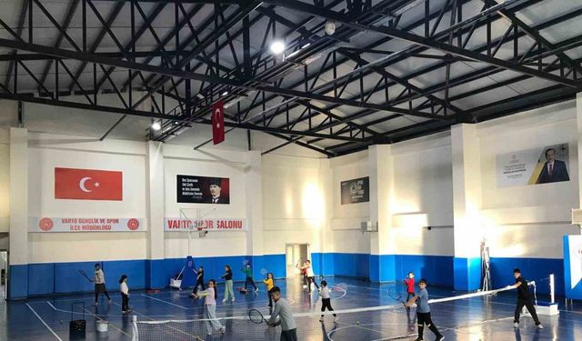 Varto’da tenis antrenmanları yoğun katılımla sürüyor