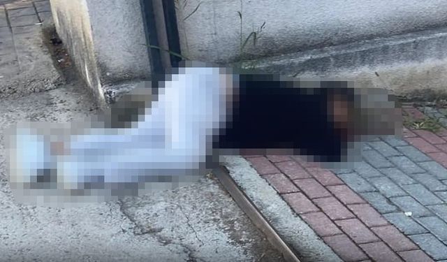 Yalova’da eşini sokak ortasında öldürdü