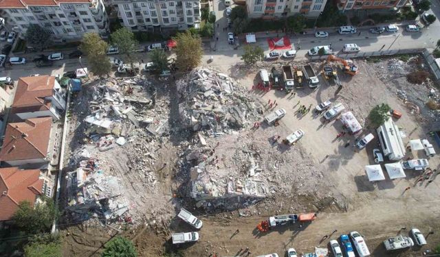 Yalova’da gerçeğini aratmayan deprem tatbikatı