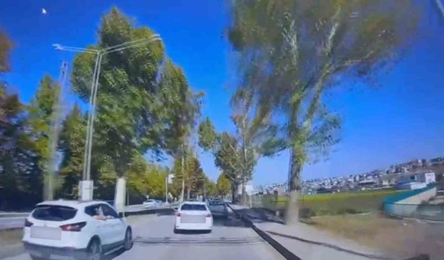 Yalova’da makaslar atarak trafiği tehlikeye sokan sürücüye ceza