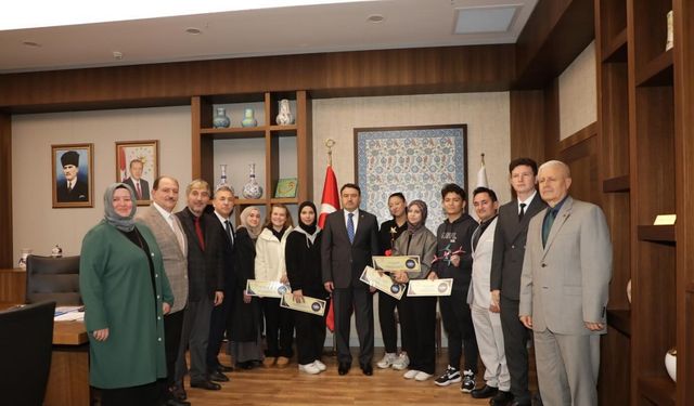Yarışmalarda derece elde eden öğrenciler ödüllendirildi