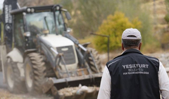 Yeşilyurt’ta kış öncesi asfalt çalışmaları hızlandı