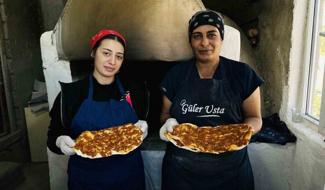 Yüksekova’da aile destanı: Bahçesinden topladı, evini lokantaya çevirdi