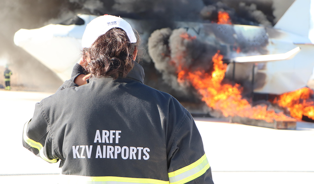 Çukurova Havalimanı’nda Gerçeğini Aratmayan Uçak Tatbikatı