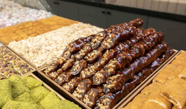 Havalar soğudu, cevizli pekmezli sucuk satışları arttı