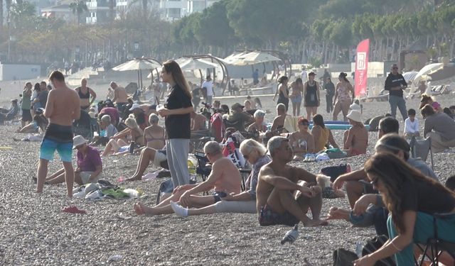 Türkiye soğukla mücadele ederken dünyaca ünlü sahilde yaz görüntüsü