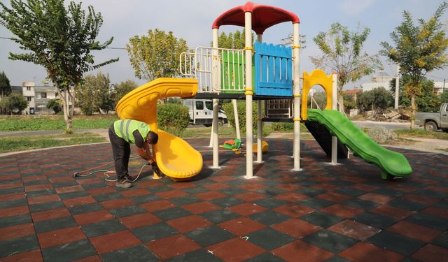 Akdeniz Belediyesi Parklarda Yenileme Seferberliği Başlattı