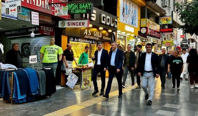 Vali Toros, Akdeniz’de esnafı ziyaret edip sorunları dinledi