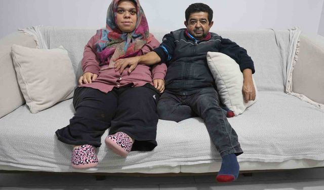 21 yıl sonra evlenerek aşklarına engel tanımayan cüce çift, anne ve baba olacak olmanın heyecanını yaşıyor