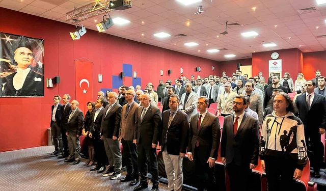 Adana'da kalp ve damar cerrahisi uzmanları güncel yaklaşımları değerlendirdi