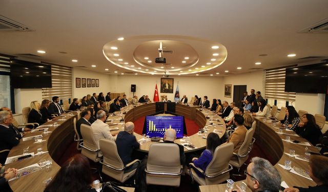 Akdeniz Üniversitesi'nde başarılı akademisyenler ödüllendirildi