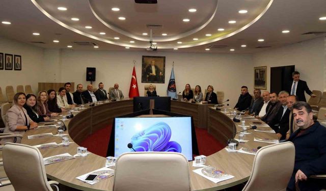 Akdeniz Üniversitesi'nden muhtarlara eğitim