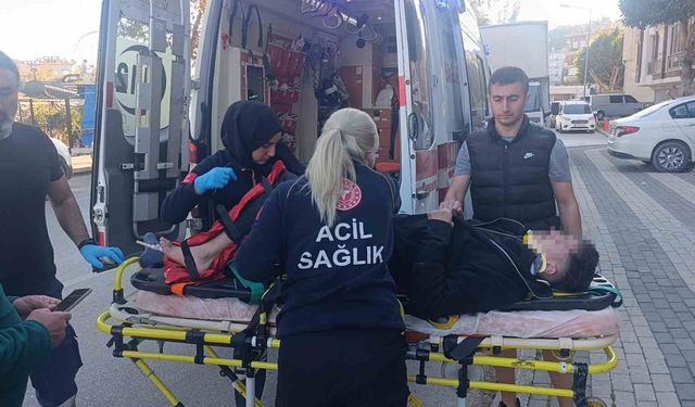 Antalya'da 'U' dönüşü yapan otomobille motosiklet çarpıştı: 1 yaralı