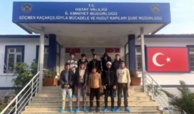 Avrupa umuduyla çıktıkları yolda battaniye altında Hatay'da yakalandılar