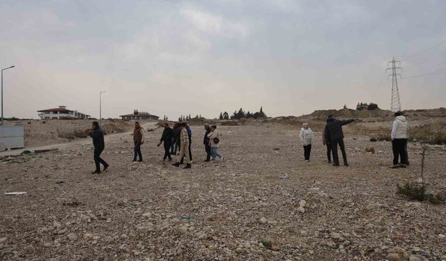 'Biz anlaşıp yapamadık ama yaparsa devletimiz yapar' diyen site sakinleri, yuvalarından geriye kalan boş arazinin rezerv alanına alınmasını istiyorlar