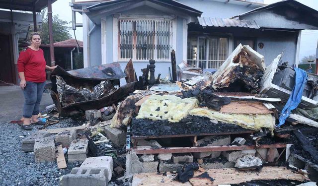 Deprem sonrası inşa ettikleri evlerinde alevler içinde kalan aile korku dolu anlar yaşadı
