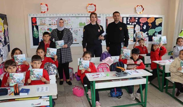 Jandarmadan öğrencilere trafik ve asayiş eğitimi