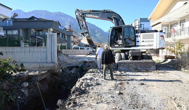 Kemer Kuzdere'de yağmur suyu drenaj hattı çalışmaları