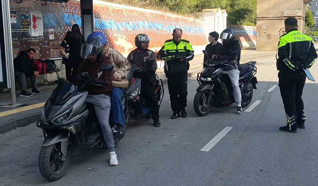 Manavgat'ta motosikletlilerin kask ve eldiven kullanım oranı yüzde 90