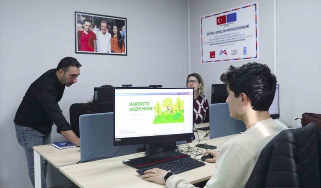 MERCEK'te dijital tasarım ve Canva kursuna yoğun ilgi