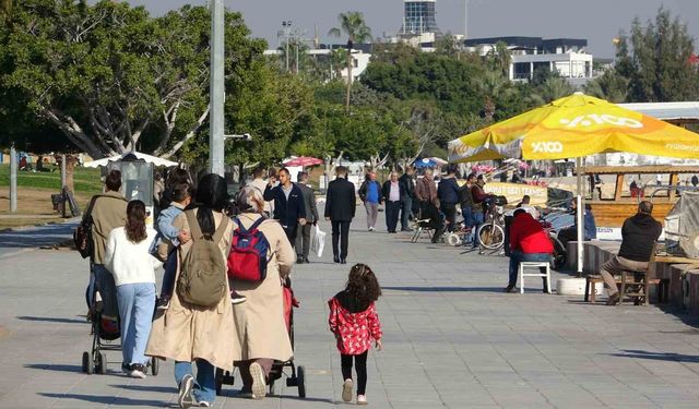 Mersin’de Aralık Ayında Pastırma Yazı Yaşanıyor