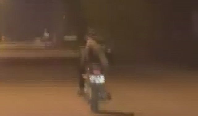 Motosikleti yatarak kullanıp trafiği tehlikeye sokan sürücüye 21 bin lira ceza